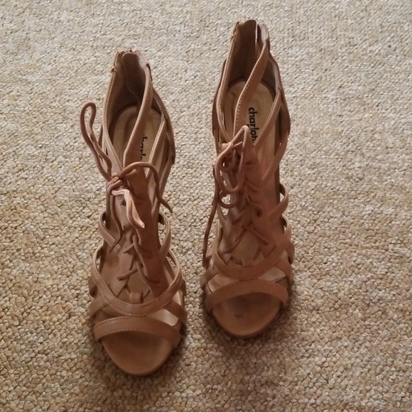 Heel good condition - Picture 3 of 6